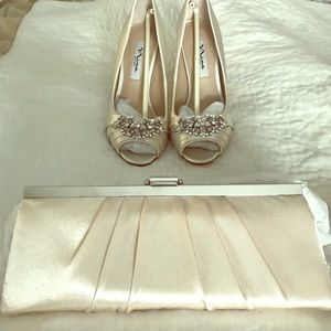 GUNNE SAX SATIN CLUTCH PURSE